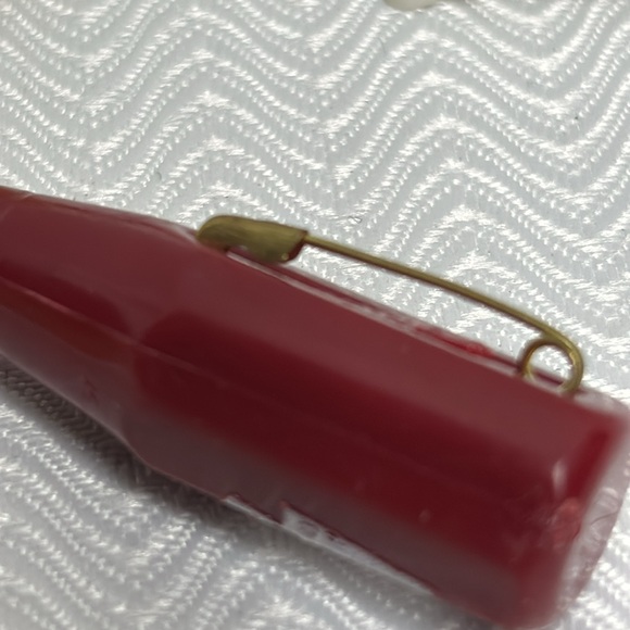 Lapel pins - Picture 3 of 10